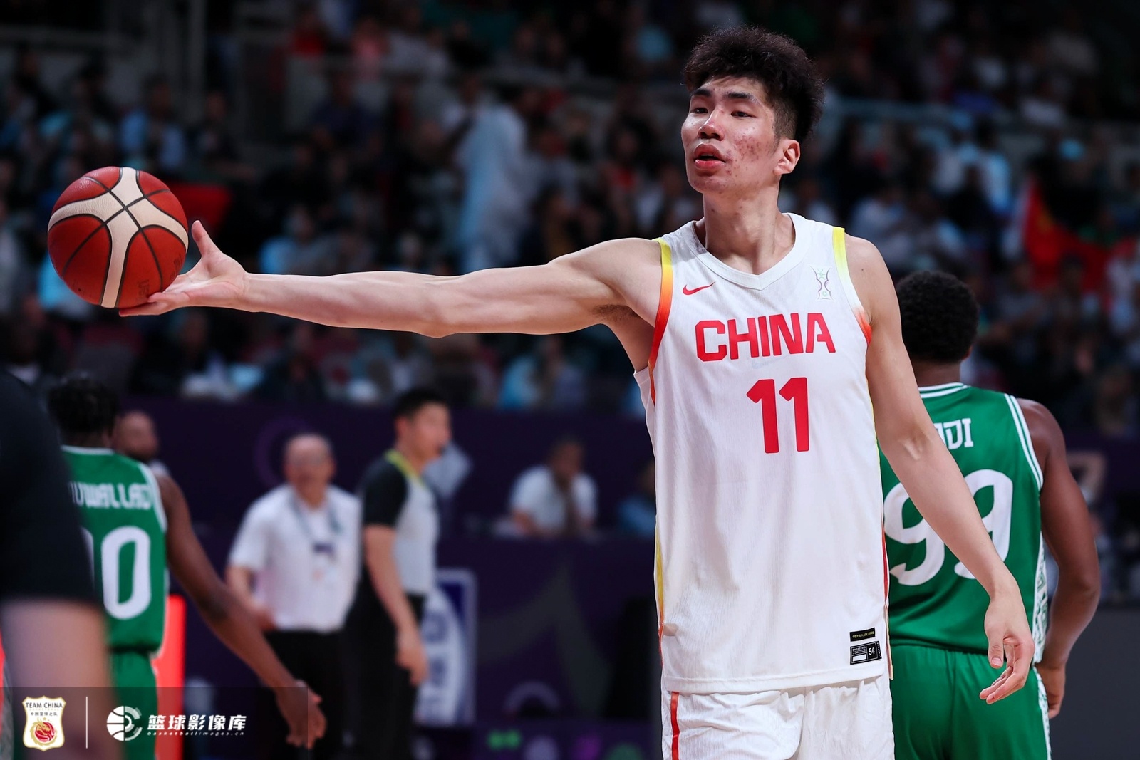 媒体人：打韩国若嘉豪不能统治内线可调整其轮换 不行把大秋拉满