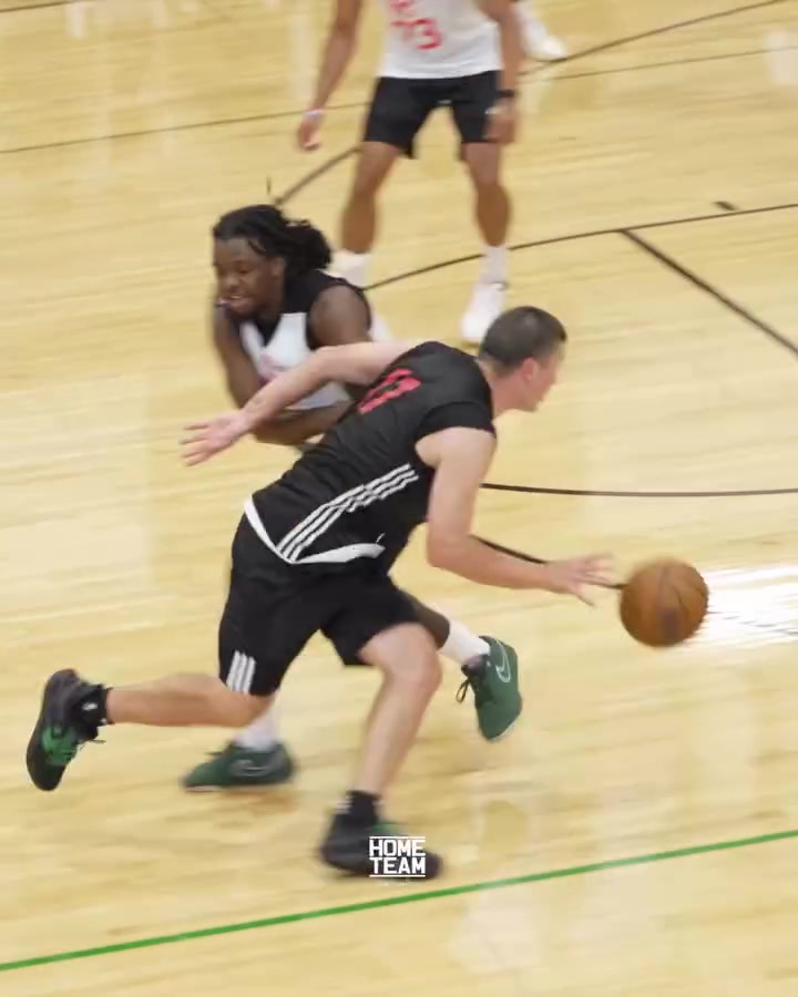 纯纯降维打击🔥普理查德两小时内在两场半职业比赛中爆砍86分