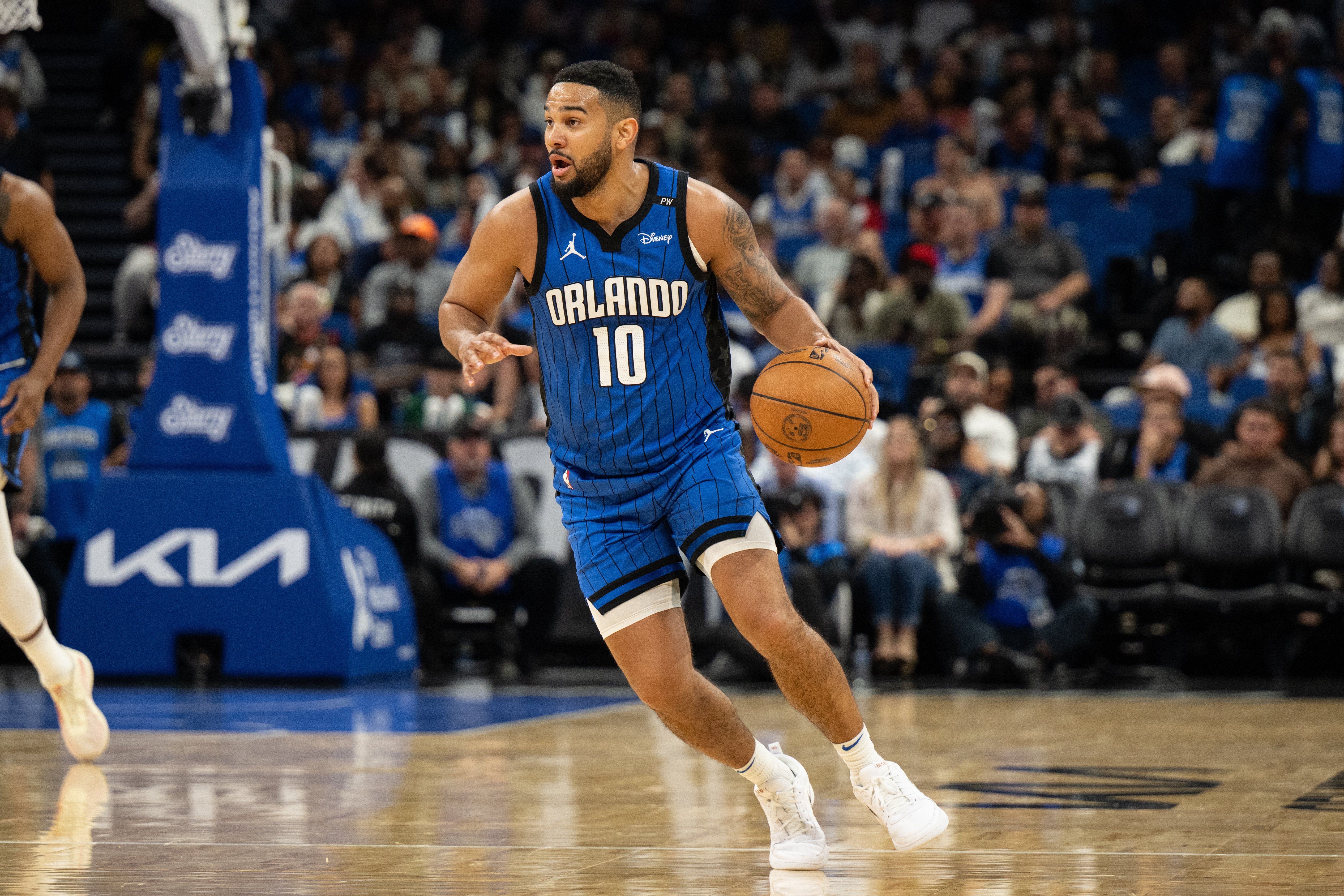 转战欧洲?欧记:多支欧洲球队有意约瑟夫 后者仍在等NBA报价