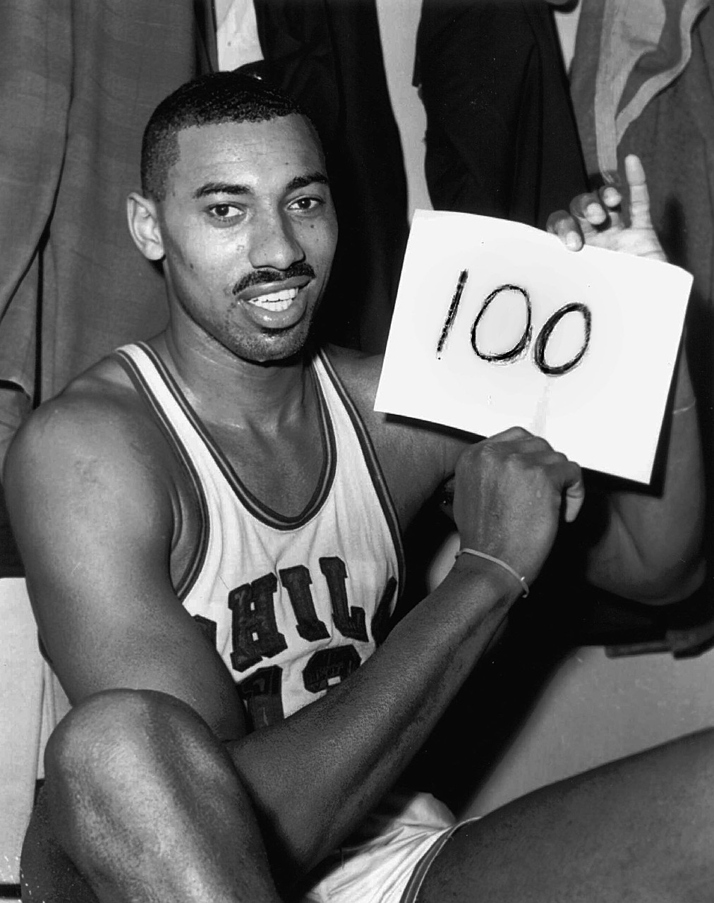 100分先生!今天是传奇球星威尔特-张伯伦诞辰纪念日