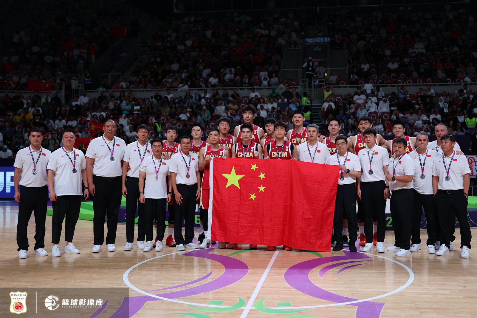 媒体人:只要上下一心 团结一致 亚洲这些球队谁能撼动中国男篮?