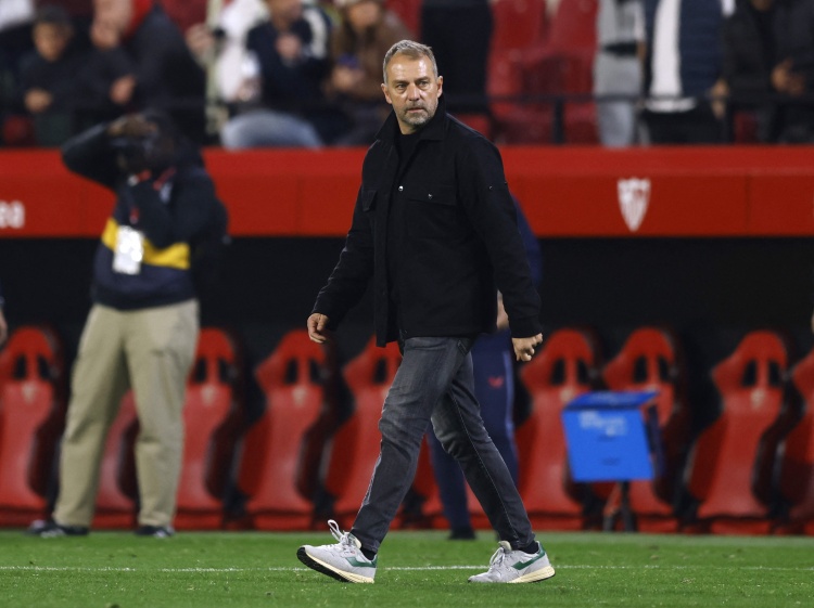 ESPN:弗里克不同意巴萨出售费尔明、卡萨多和阿劳霍
