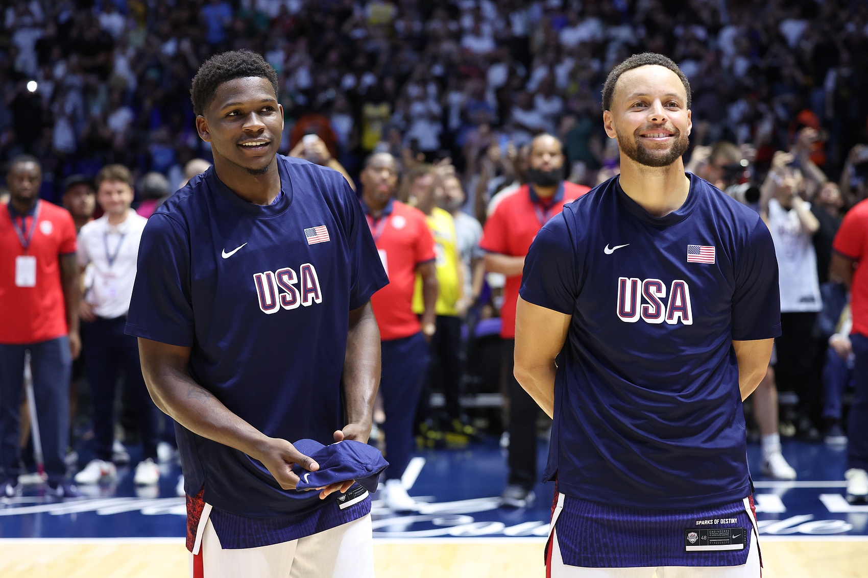 45名库里训练营学员进入NBA或WNBA 谁让你印象最深?库里:华子