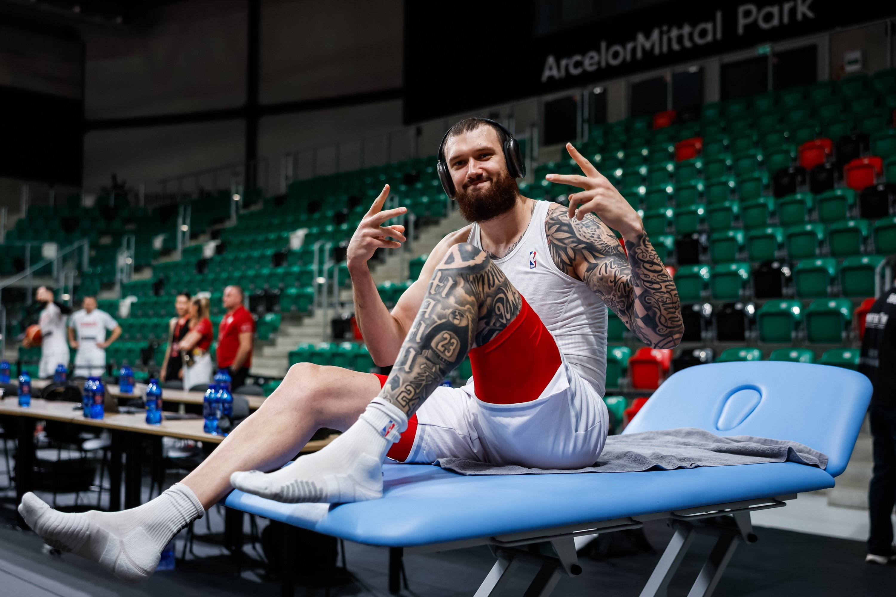 绝对核心！马穆凯拉什维利首节3中2拿下8分2板2助1断