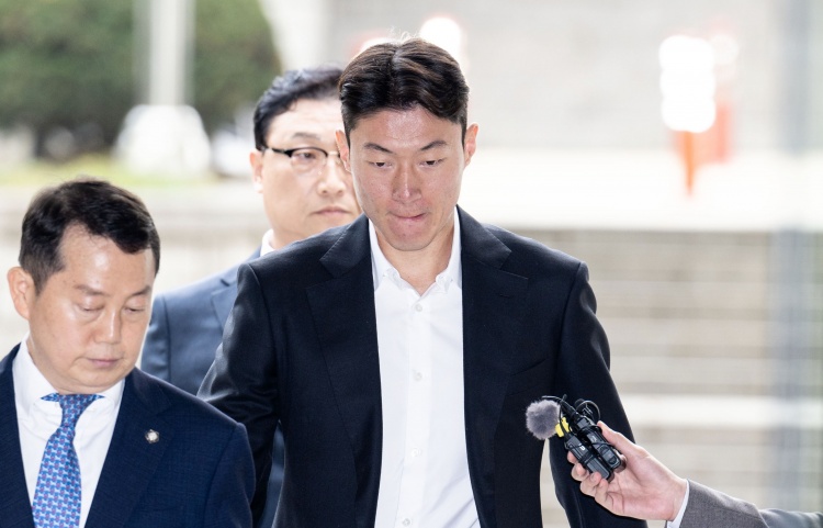 维持原判!韩国国脚黄义助非法拍摄性爱视频 二审被判有期徒刑1年