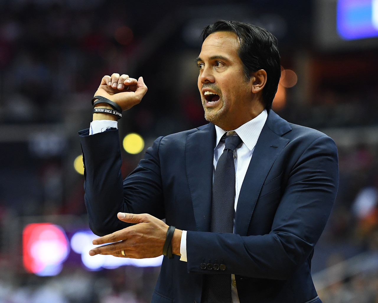 韦德：11年独行侠磨合已久&名帅坐镇 而热火仍在摸索 斯波才3年级