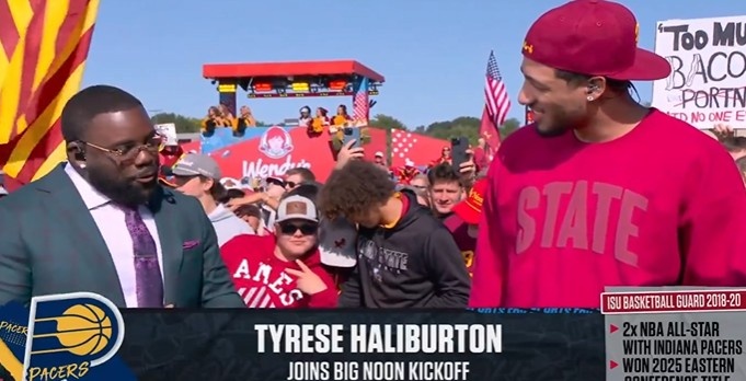 在哪里能申请像小卡那样不上班的工作？哈利打趣：帮我也找一个