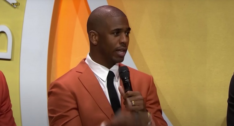 保罗：在梦9没咋训练 在梦8是真练 早上训练房里一个比一个来得早