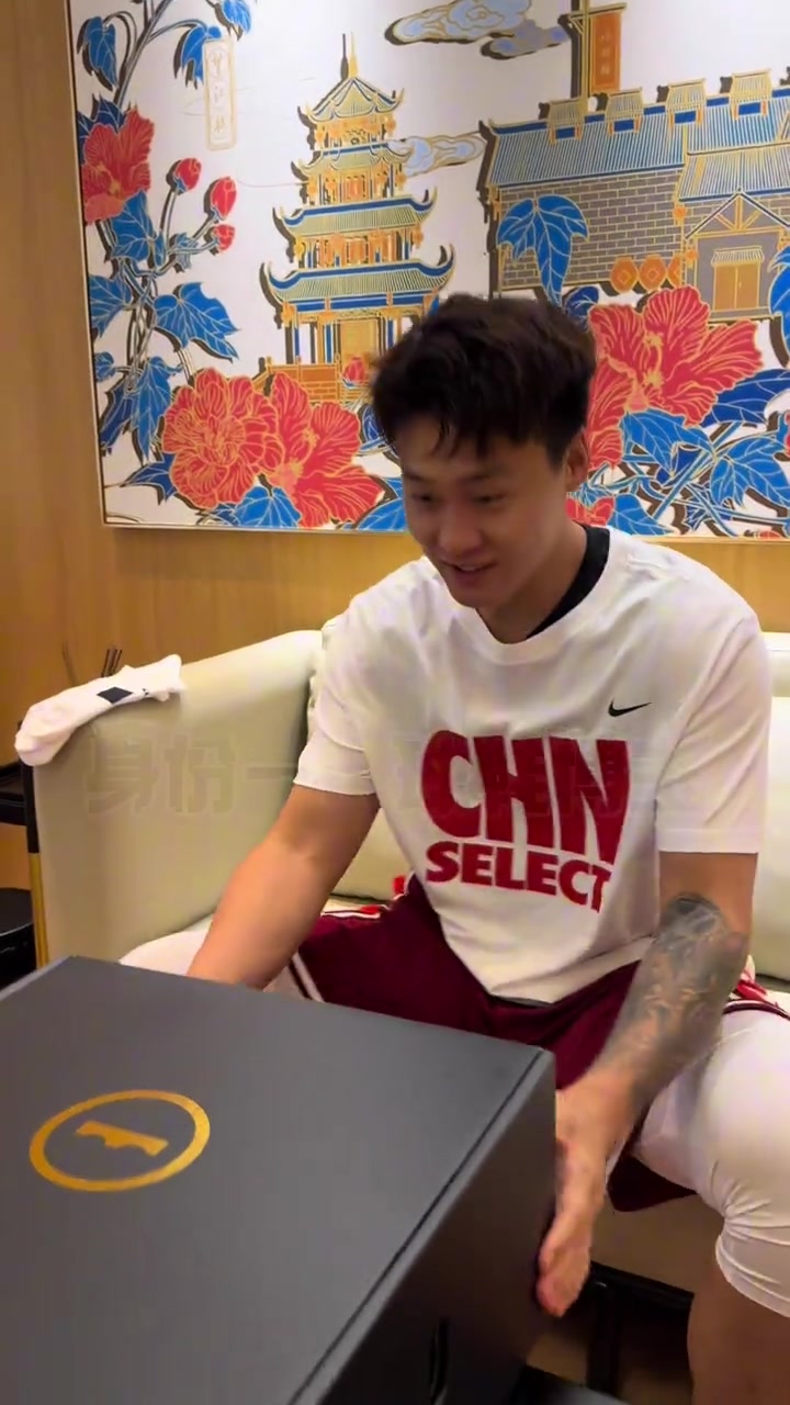 赵睿晒多重身份的一天：九年一晃而过！大家要珍惜当下的每一天！