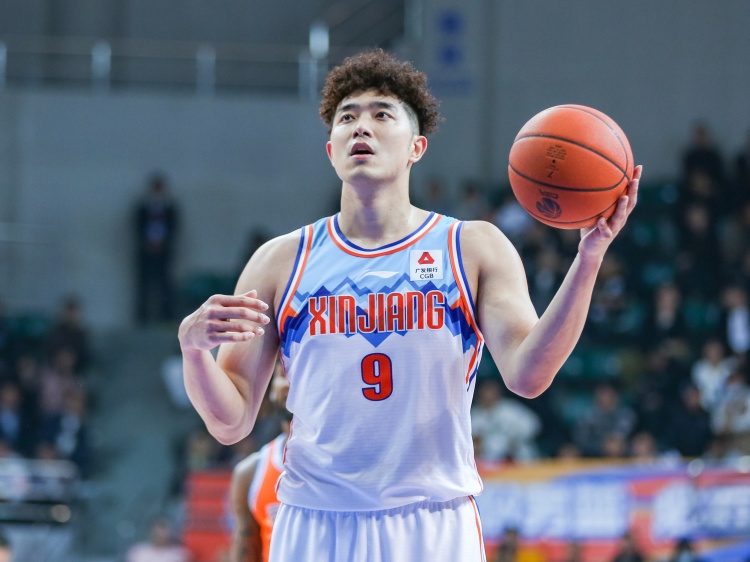 吴冠希：手术很成功 目前还在恢复阶段 新疆在做新老交替的工作