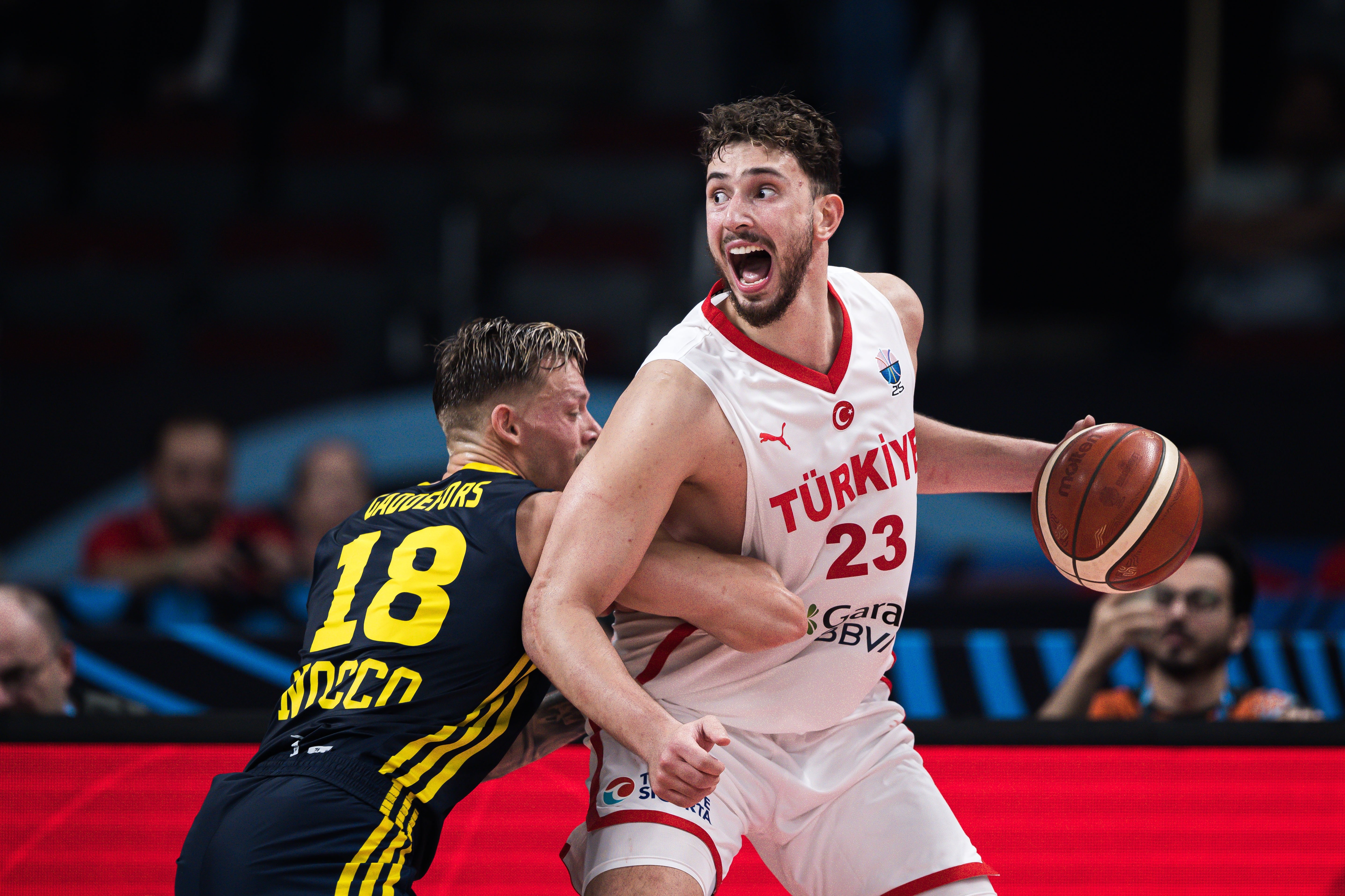 土耳其&德国暂时全胜！今年会出现本世纪第四支不败夺冠球队吗？