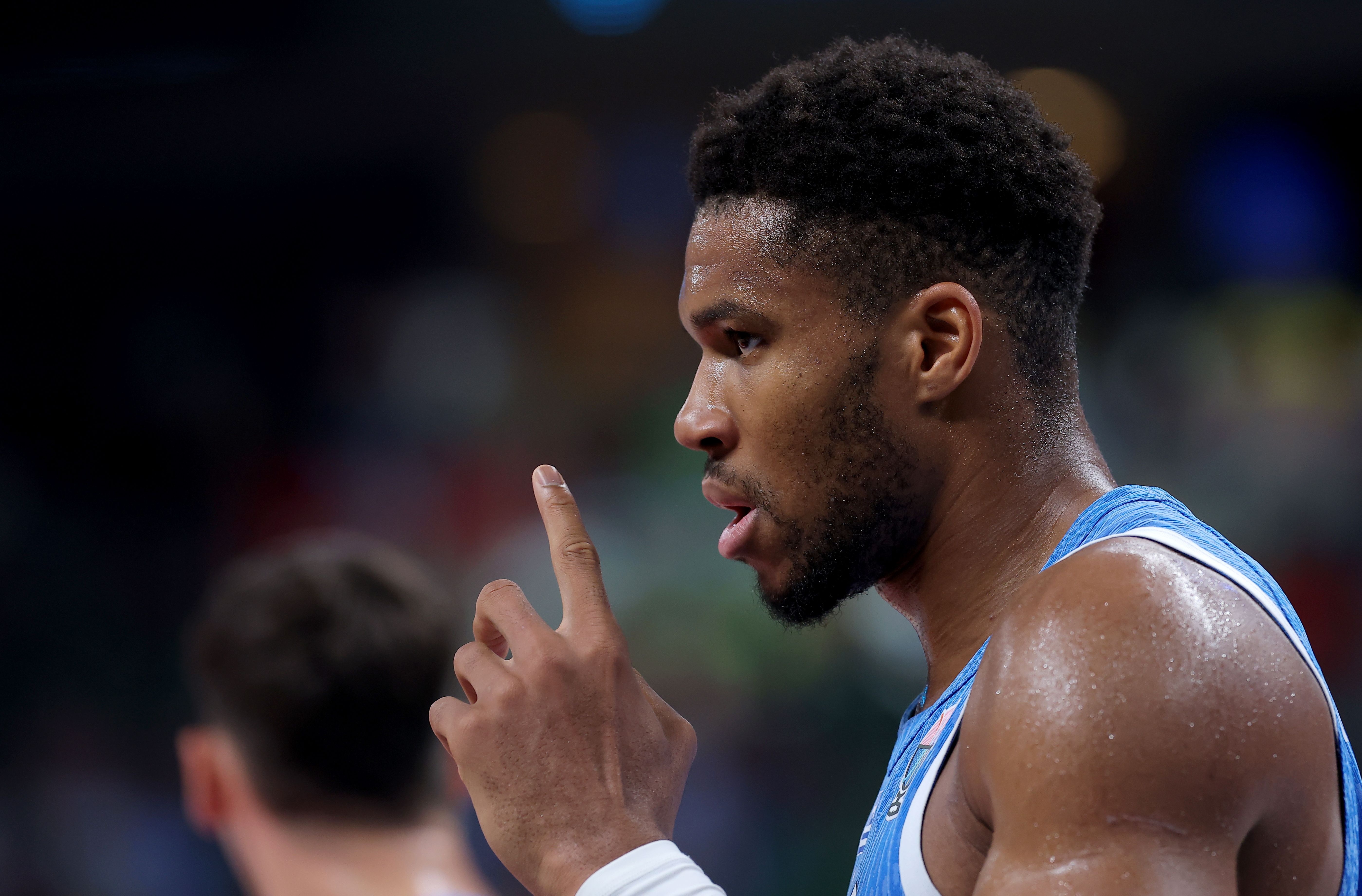 已是突破！字母哥国家队生涯首进大赛4强 接下来还有机会争夺奖牌