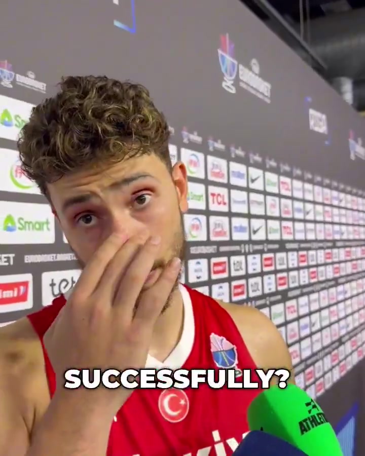 申京：字母哥是世界上最好的球员之一 但传球不是他的强项！