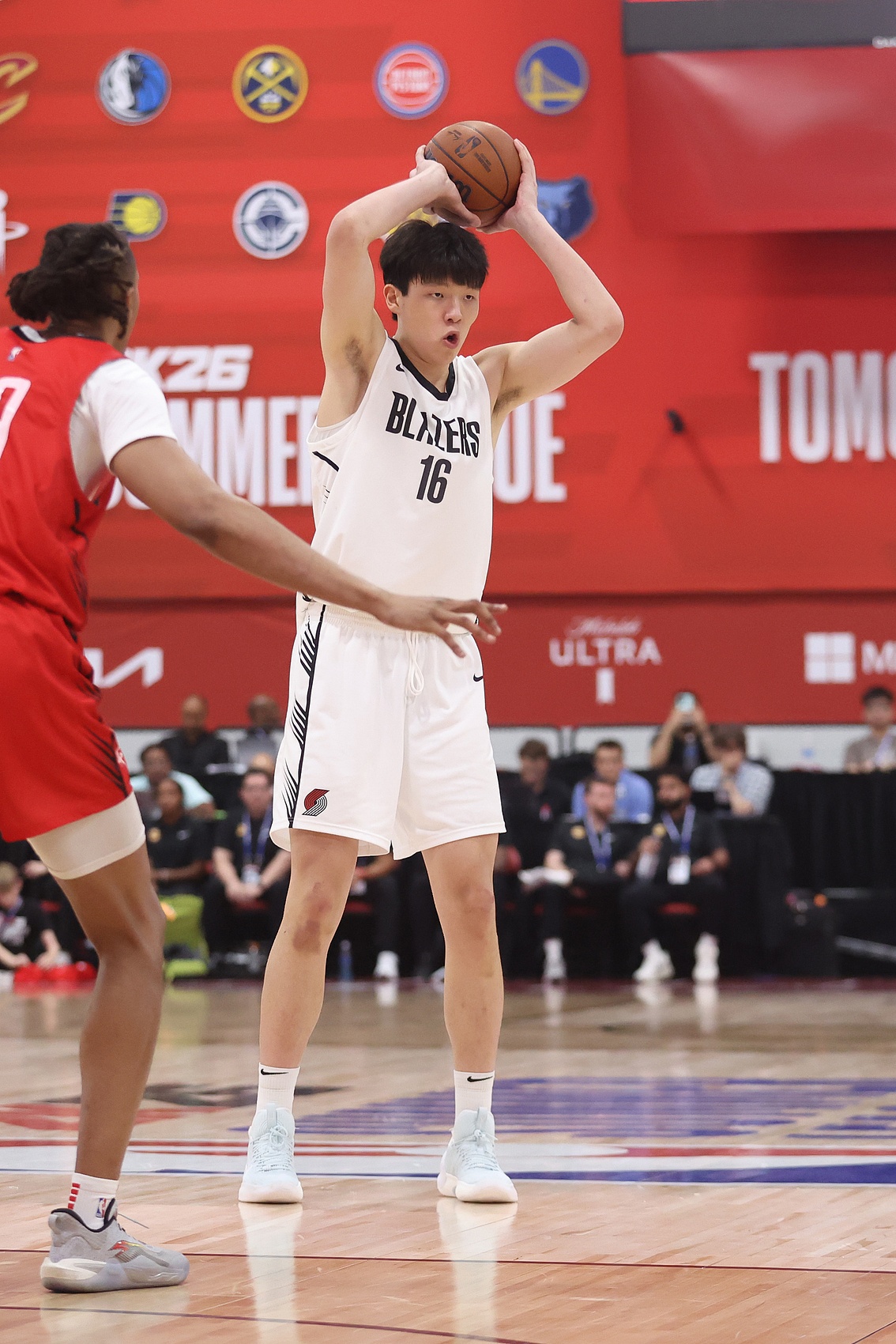 拓记：杨瀚森传球能力很强 具备成为球队组织核心的潜力