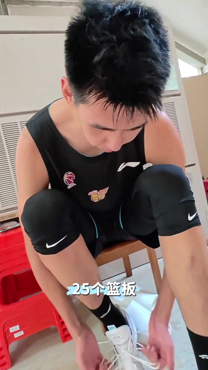 徐昕：王少杰&焦泊乔为徐杰制造空间 杰师傅的篮板落点判断也很好