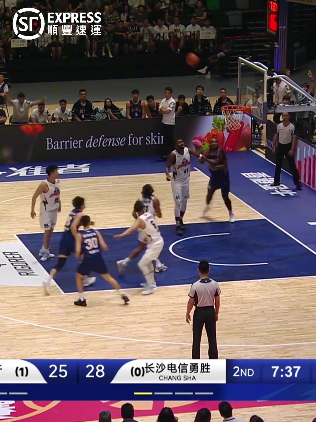 三分射手！香港金牛董健展现外线投射能力 命中4记三分拿13分3板
