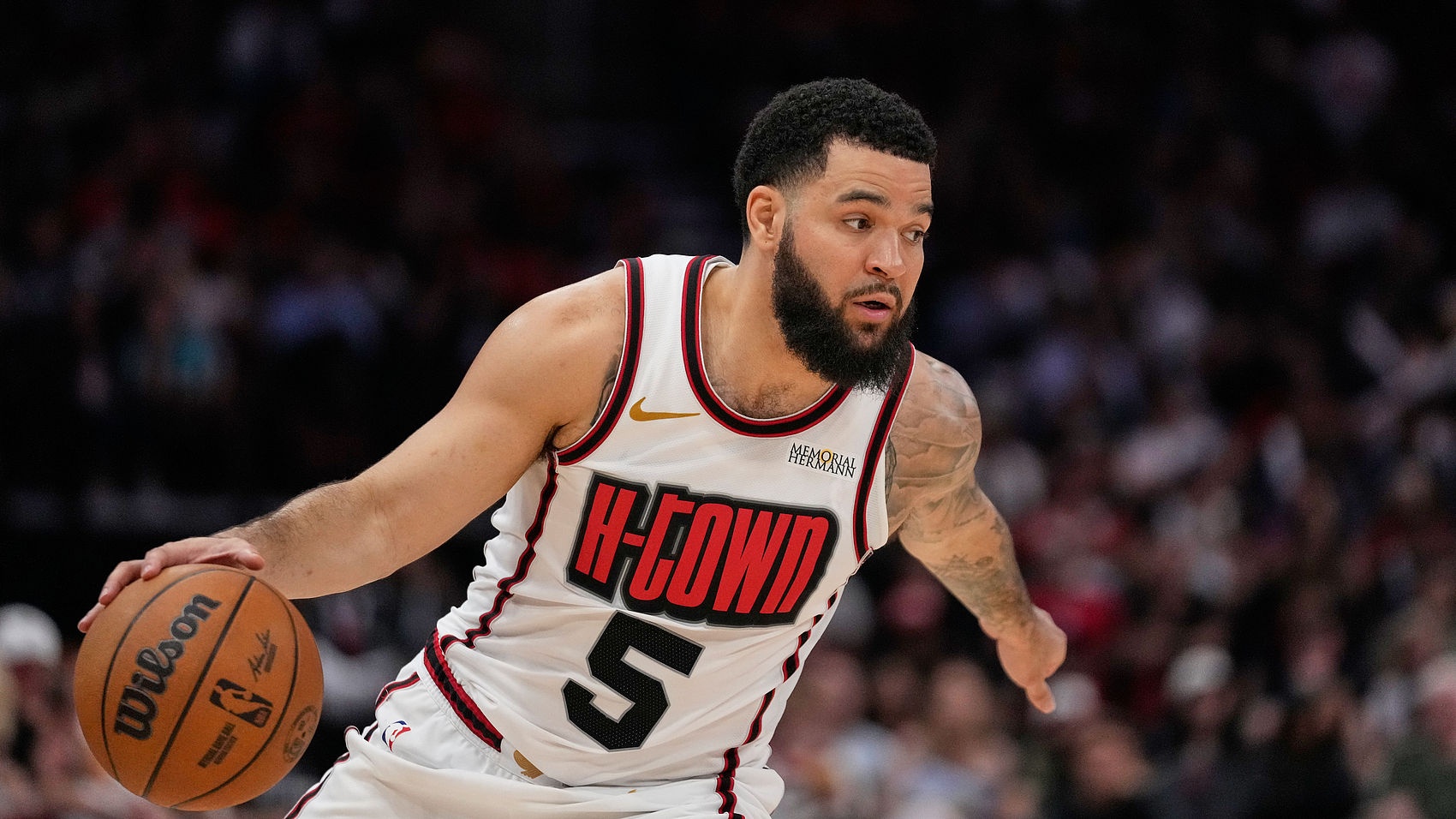 血亏啊！火记：范弗里特是在巴哈马群岛的迷你训练营中受伤的