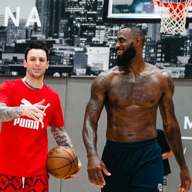 训练师：詹姆斯每次训练都是提前2小时到 KD每次训练都会全力以赴