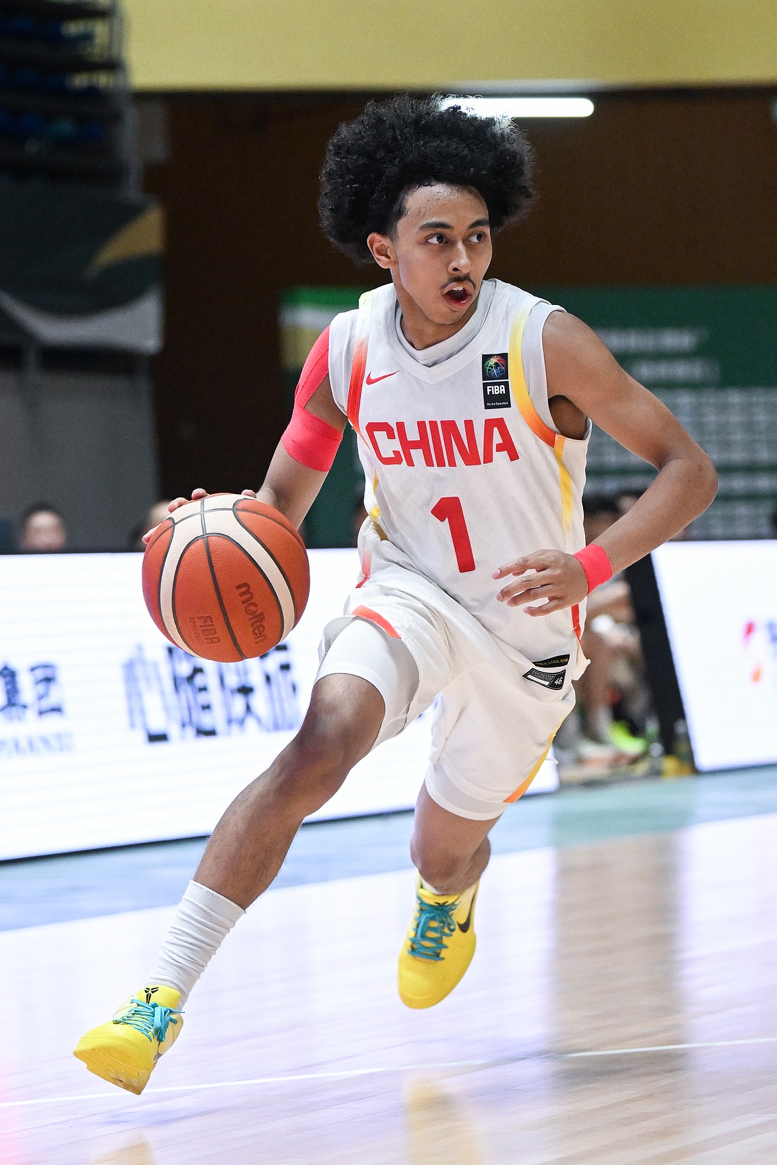 媒体人：让高水平外籍球员放弃原国籍很难 像朱正这样的苗子不多