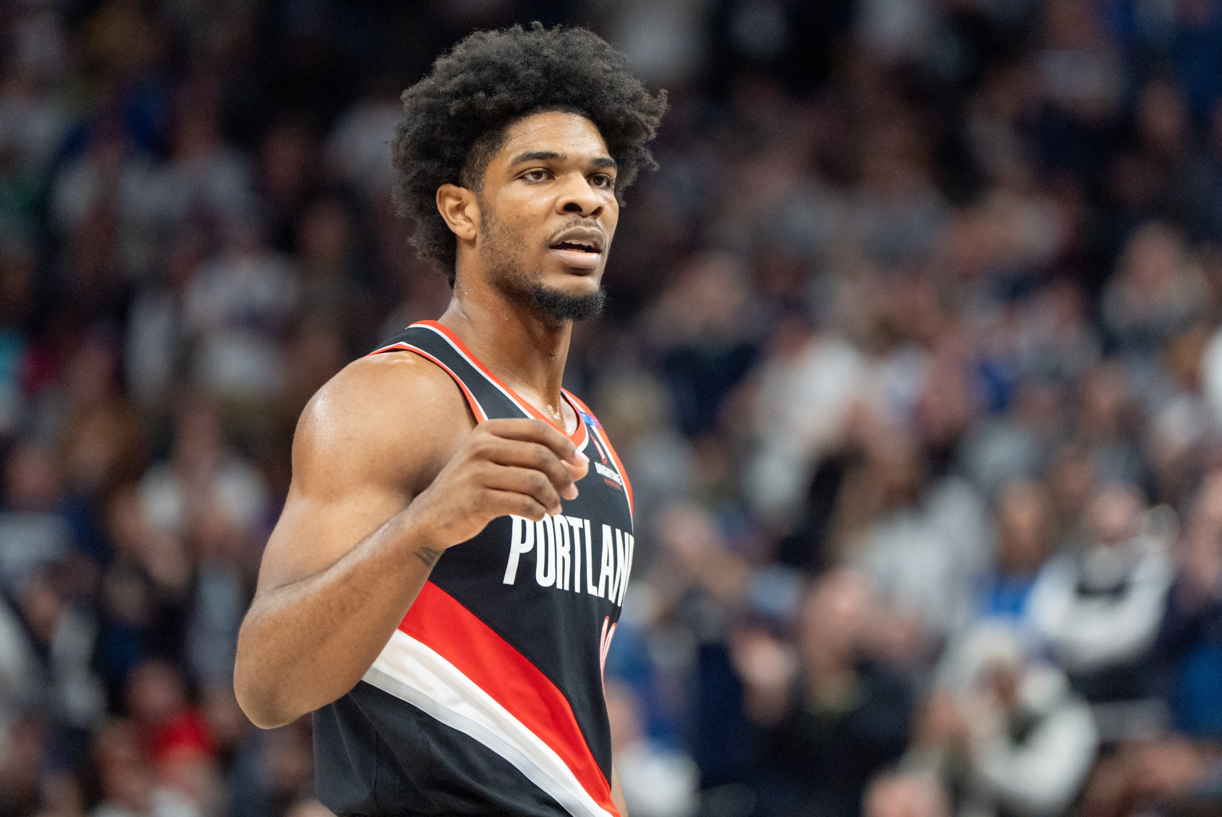 利拉德：我会通过分享帮亨德森减轻负担 我理解他的那种渴望