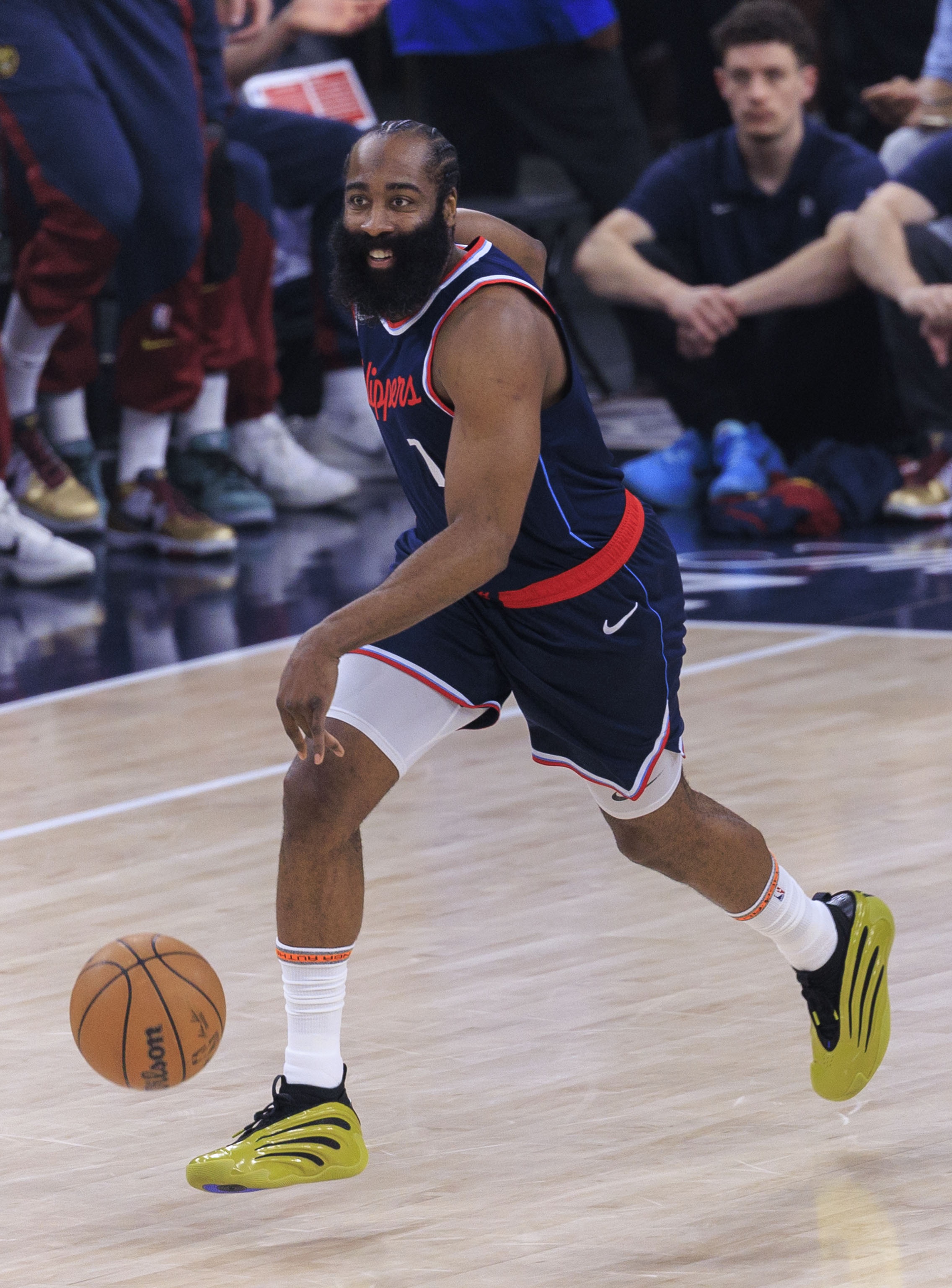 哈登：向所有中国家人致意 他们几乎陪伴了我整个生涯🧡