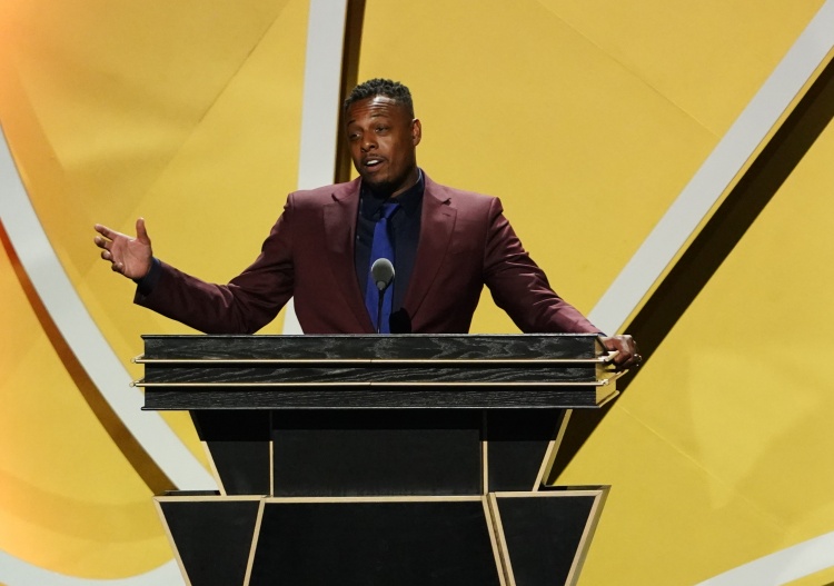 皮尔斯：有捞女用手机查队里每个人的薪资 专挑中后段的球员下手