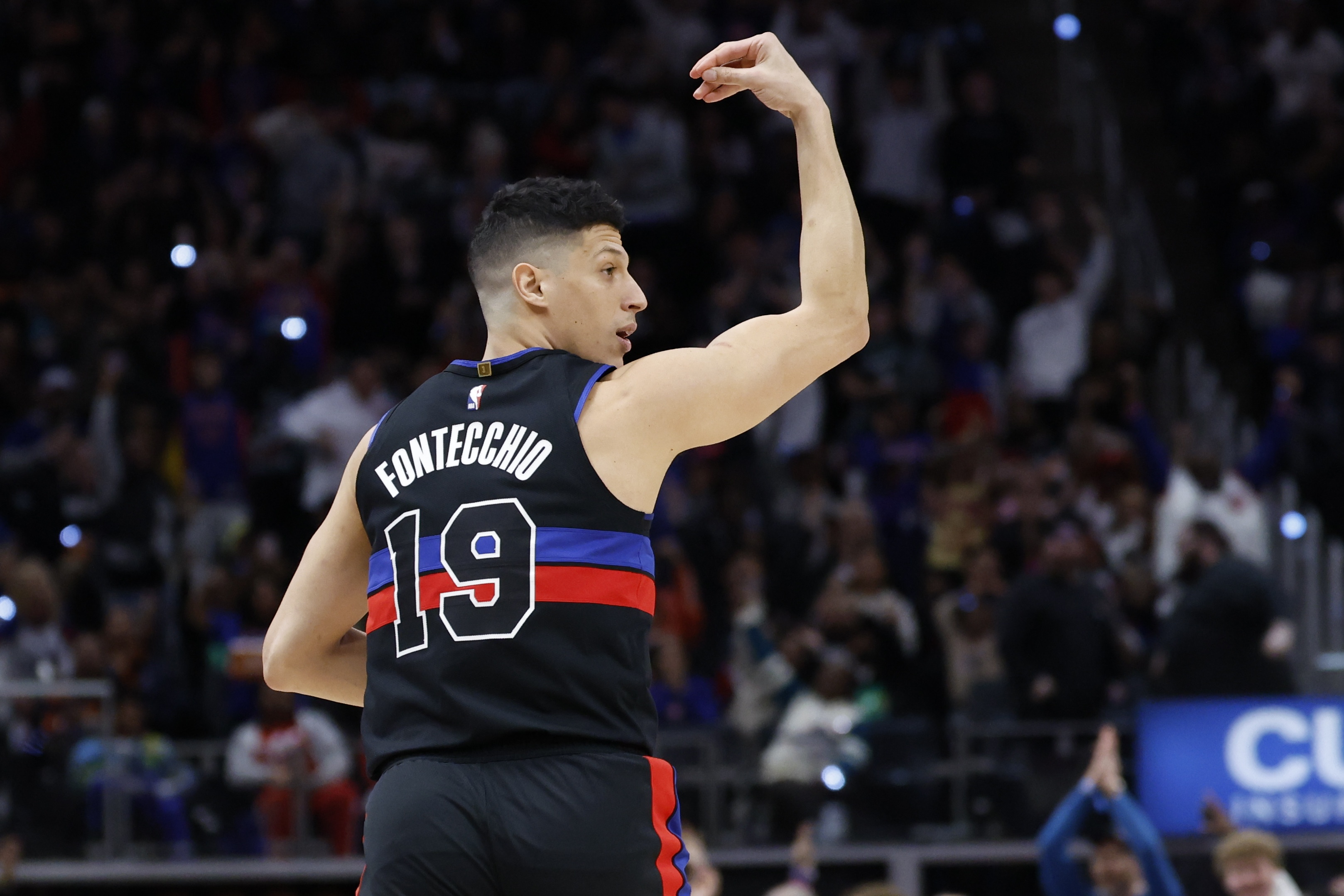 斯波：丰泰基奥防守对抗性很强 现在还需要兼顾防守纪律性