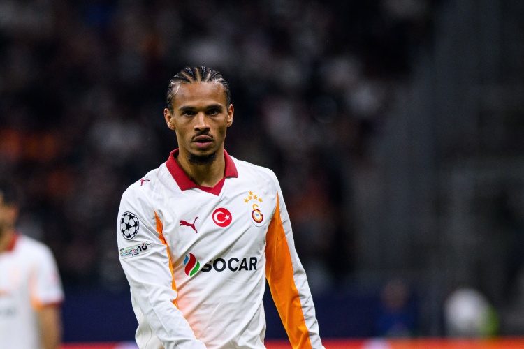 土超也没踢明白😵萨内连场替补近9场1球 身价剩2500万年薪900万