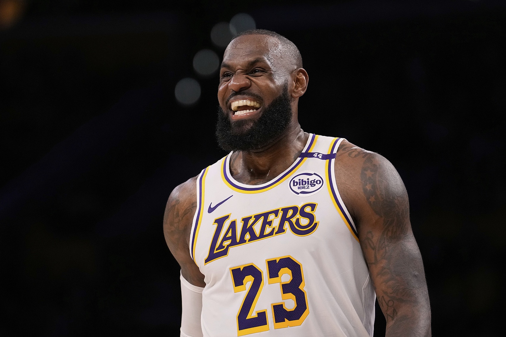 退役？广告噱头？你认为詹姆斯即将宣布的决定是什么？