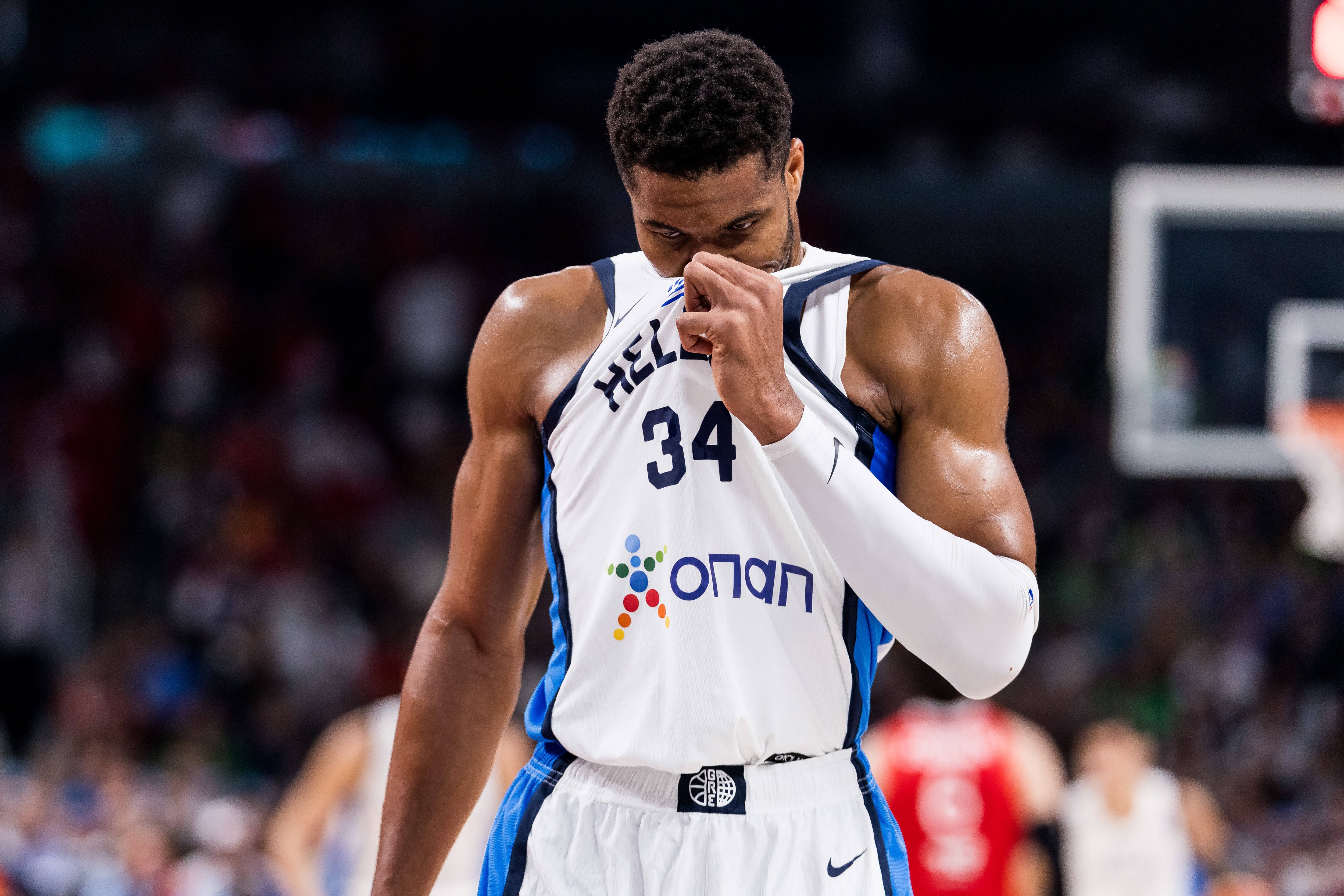 雄鹿今日季前赛将对阵热火 里弗斯：字母哥将不会出战！