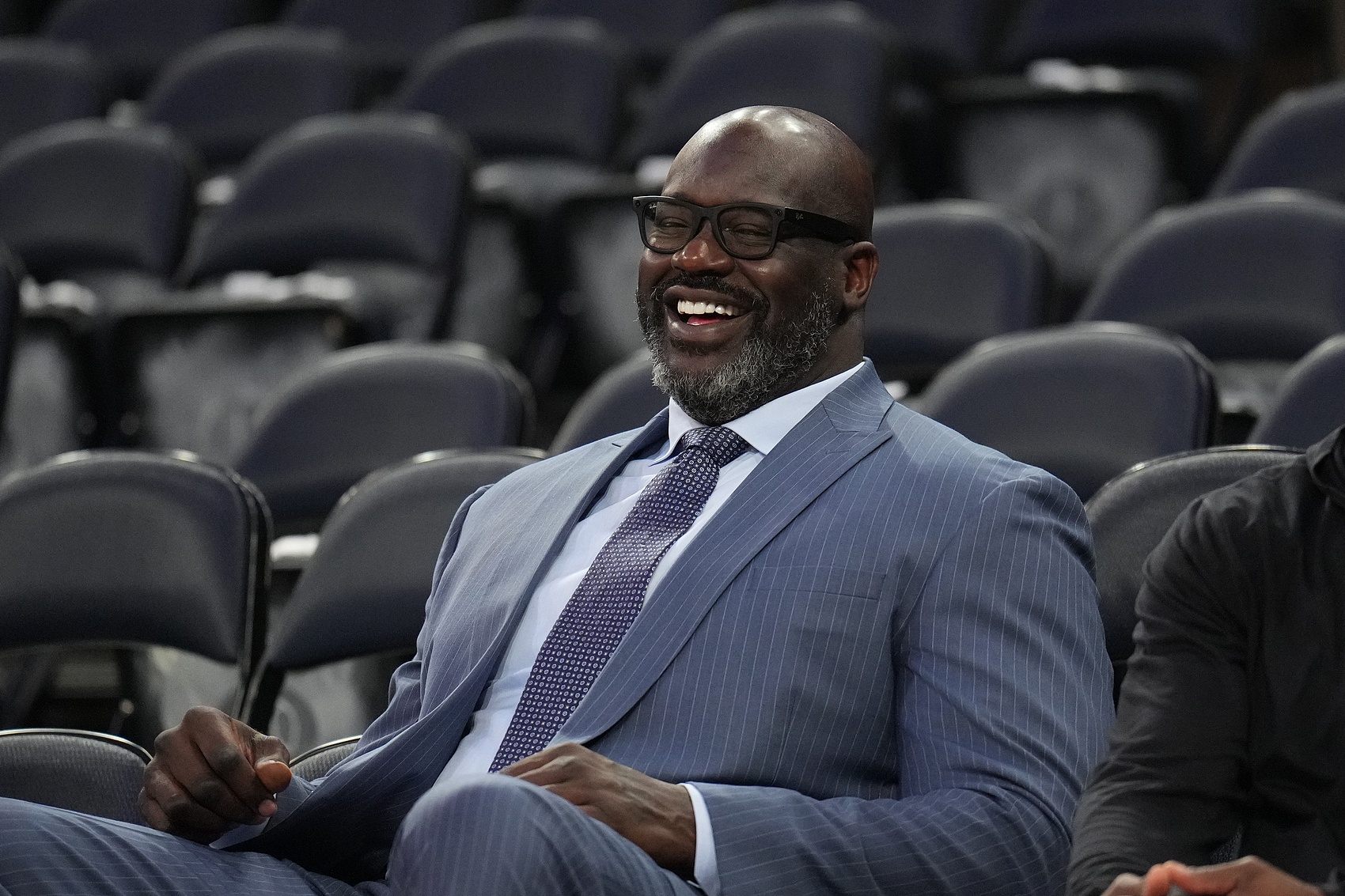 帕森斯：01年的奥尼尔是史上最具统治力球员 比巅峰乔丹老詹还猛