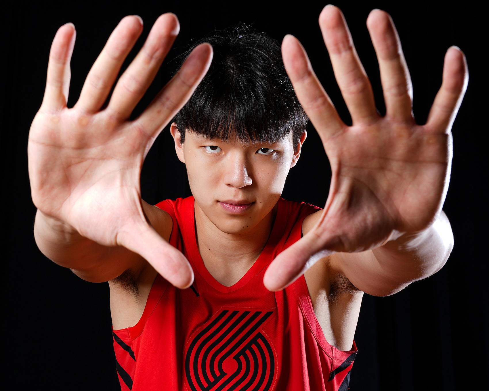 对阵勇士！明天杨瀚森将迎季前赛首秀 一起预测一下他的数据吧！