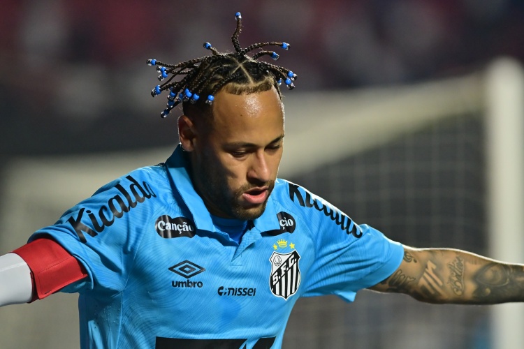 巴媒：内马尔伤病恢复符合预期，预计将于11月初复出