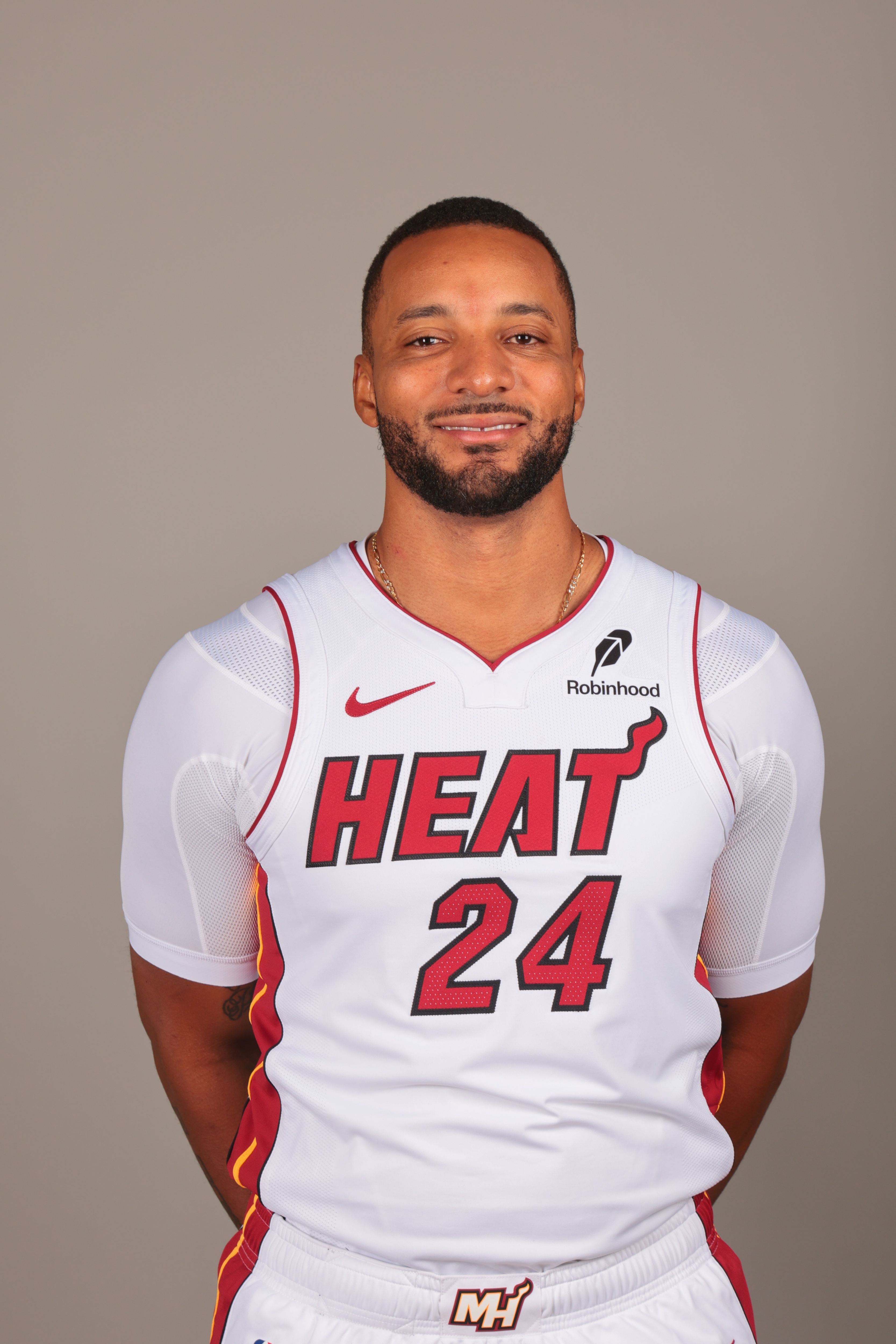 阿德巴约：鲍威尔能自己创造得分机会 期待他进化出新版本的自己