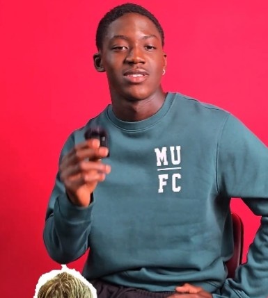 梅努趣味问答：曼联传奇7号选谁？C罗 | 最喜欢什么色球衣？黑色