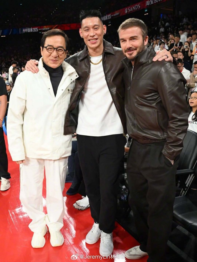 梦幻同框！林书豪晒与成龙&贝克汉姆合影：两位传奇🎬🥋⚽️