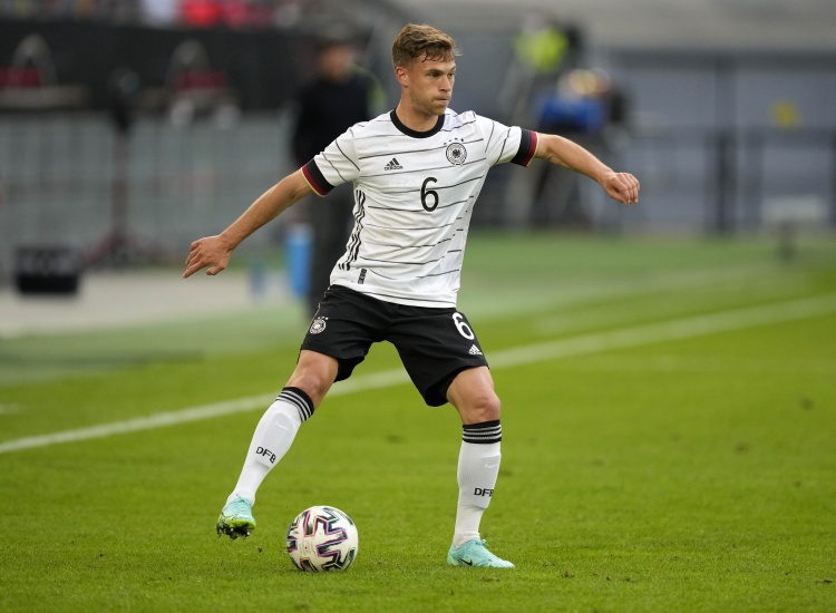 超越贝肯鲍尔追平默特萨克，基米希迎德国国家队第104次出场