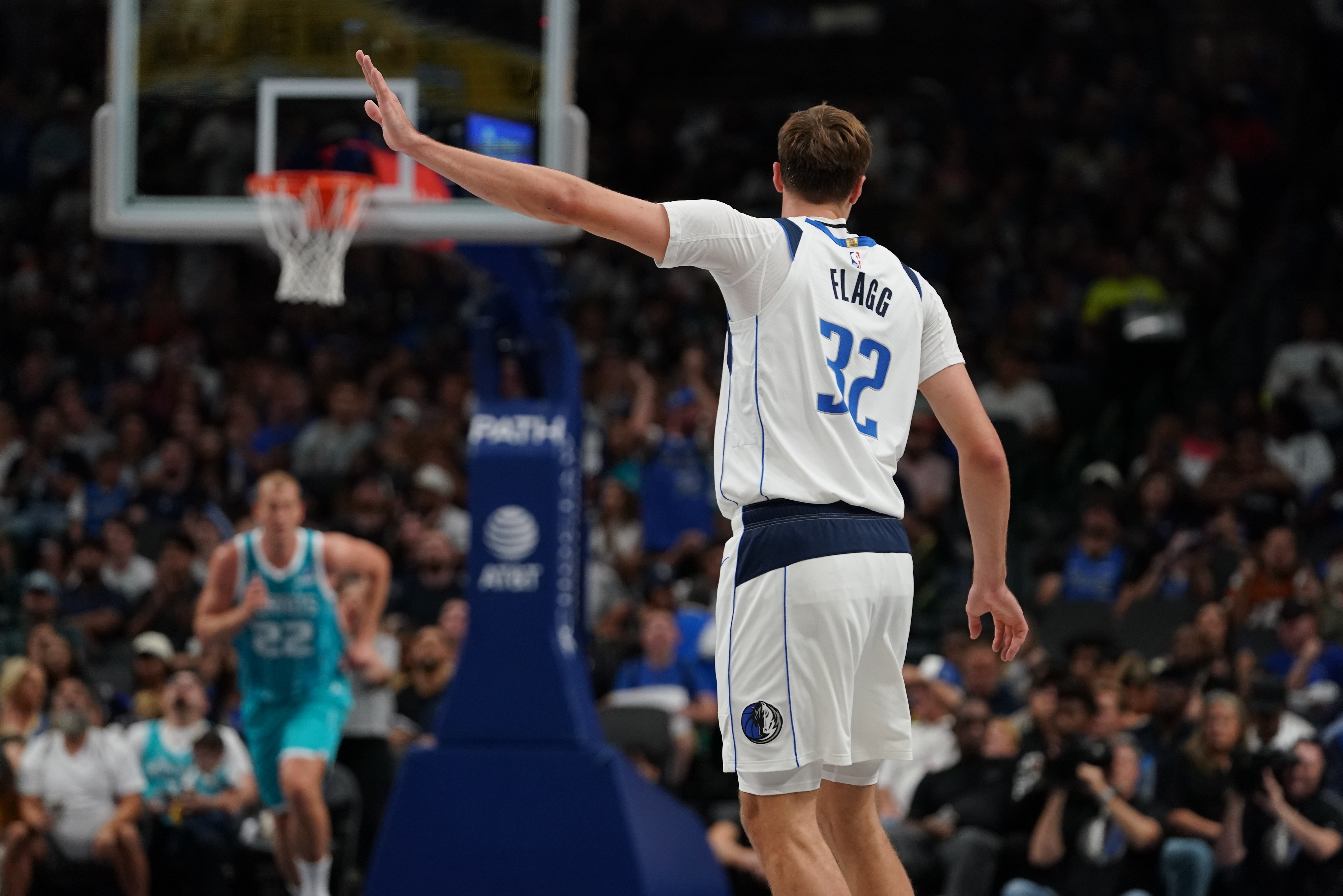 克莱：弗拉格身体状态出色已对比赛产生巨大影响 对他充满期待