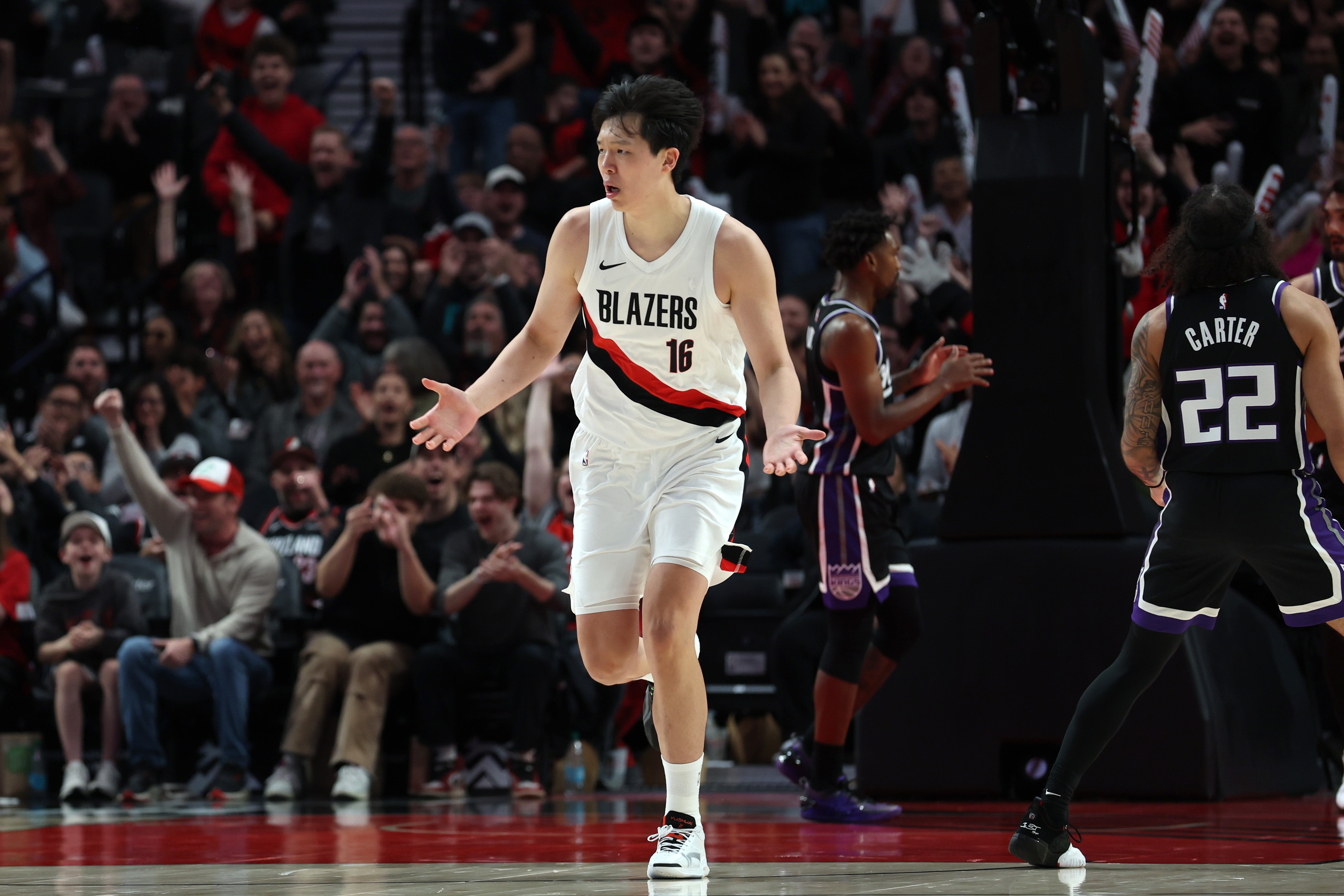 媒体人：杨瀚森逐渐找到适合自己的节奏 看高球商的人打球是享受