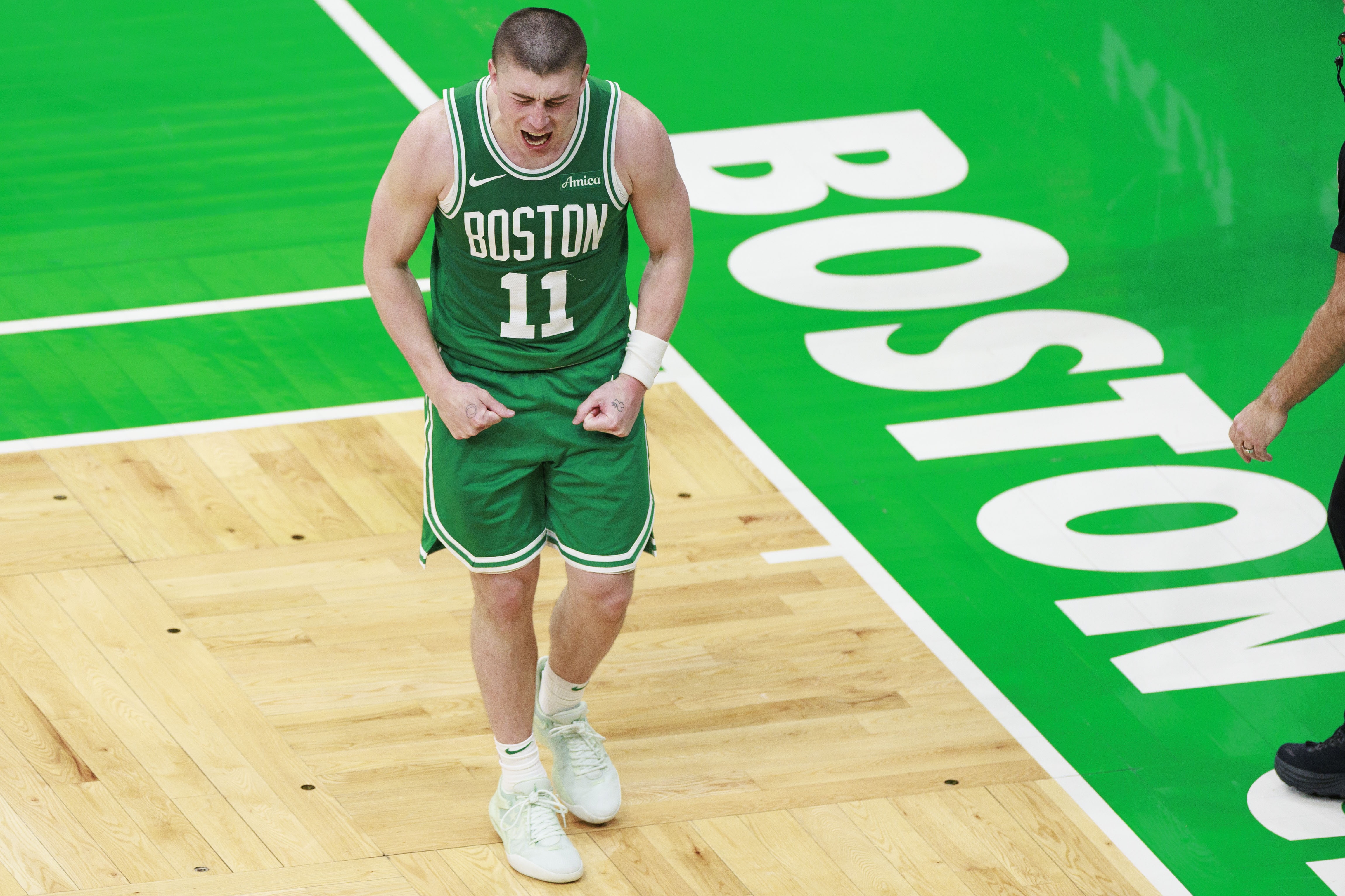 三分8中0！普理查德11中1 拿到10分3篮板10助攻的两双数据